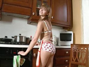 Petite teeny avec un ...