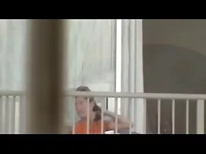 Entre les film porno ...